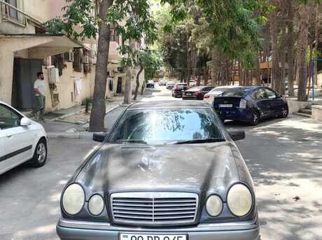 Mercedes E 230