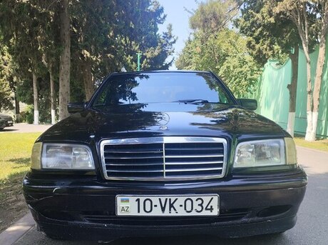 Mercedes C 200