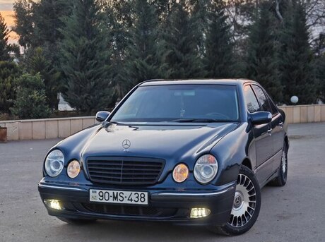 Mercedes E 200