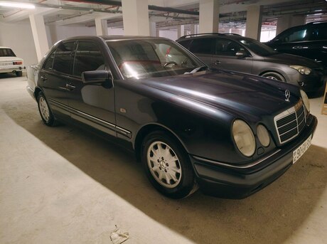 Mercedes E 230