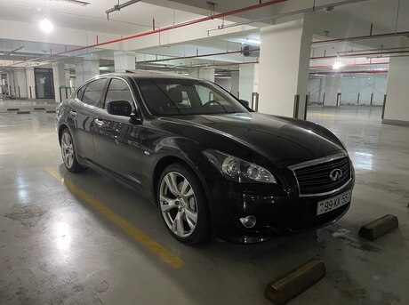 Infiniti  2012