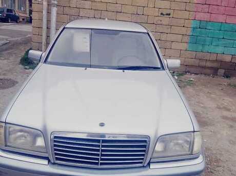 Mercedes C 180
