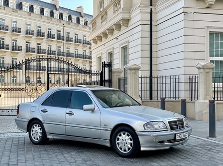 Mercedes C 180
