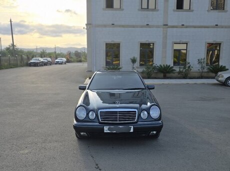 Mercedes E 230