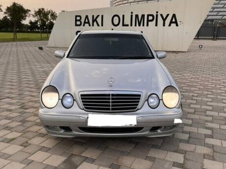 Mercedes E 220 2001