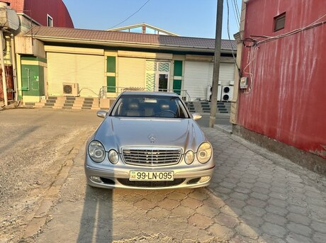 Mercedes E 240 2002