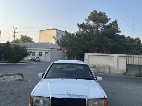 Mercedes 190