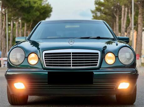 Mercedes E 240