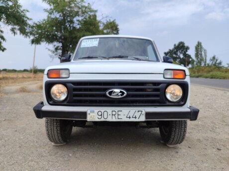LADA (VAZ) Niva 2005