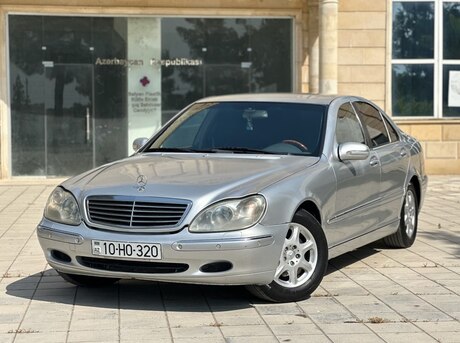 Mercedes S 320