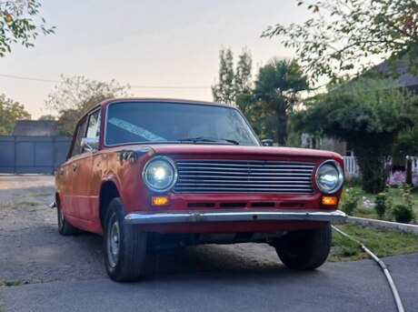 LADA (VAZ) 21011