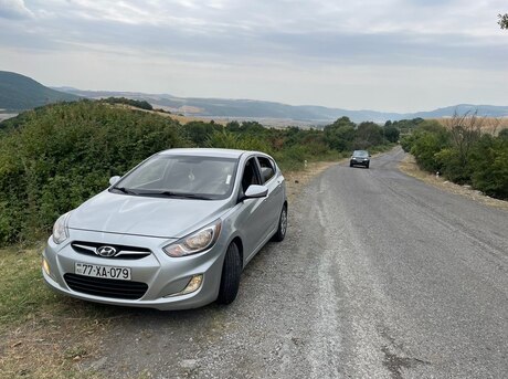 Hyundai Accent 2011