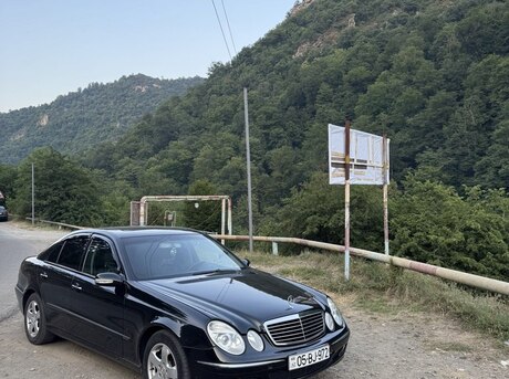 Mercedes E 220 2003