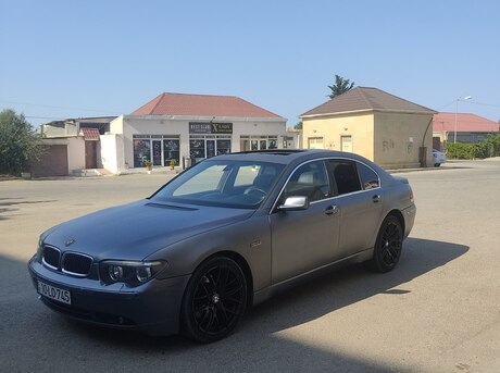 BMW 745