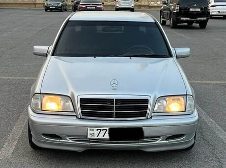 Mercedes C 180