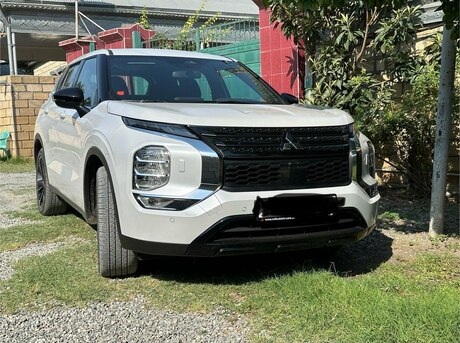 Mitsubishi Outlander 2023