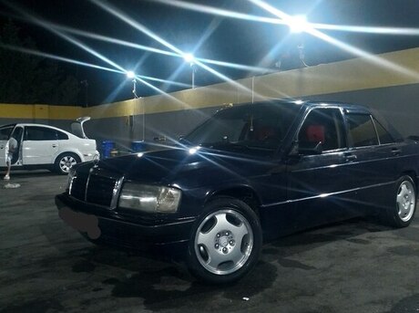 Mercedes 190 1990