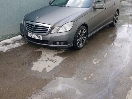Mercedes E 200 4MATIC 2010