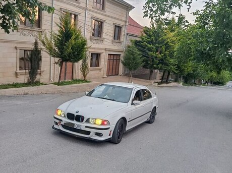 BMW 523