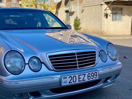 Mercedes E 240 2001