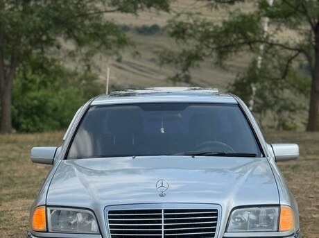 Mercedes C 180