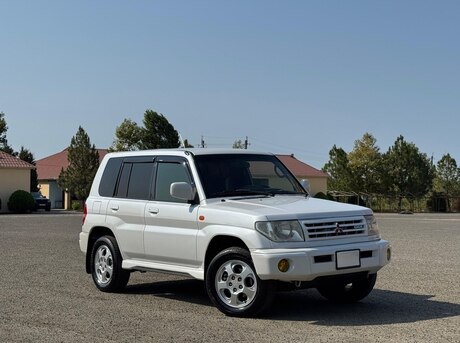 Mitsubishi Pajero io 1999