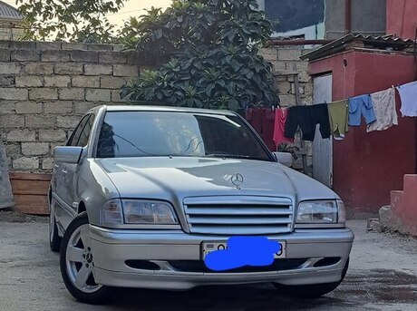 Mercedes C 230
