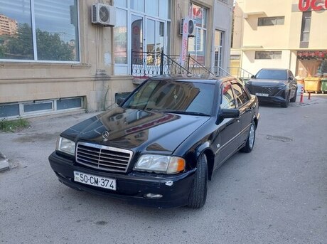 Mercedes C 180