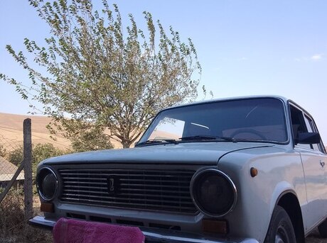 LADA (VAZ) 21011