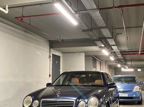 Mercedes E 220 1999