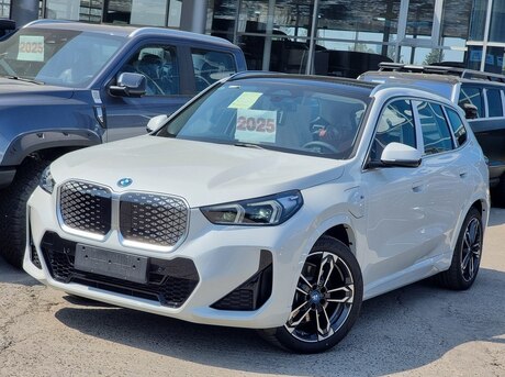 BMW iX1