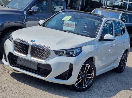 BMW iX1