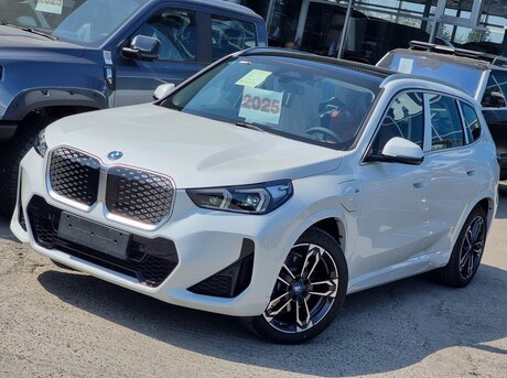 BMW iX1