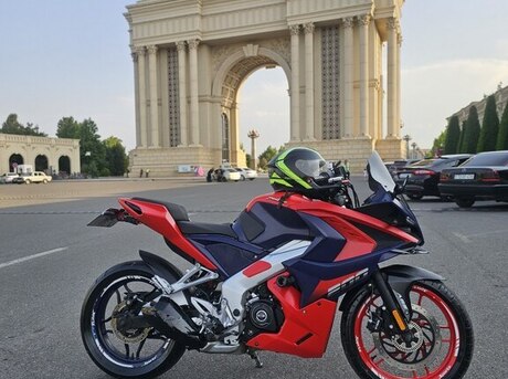 Bajaj Pulsar RS 200 2022