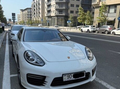 Porsche Panamera GTS 2014