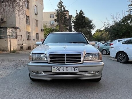 Mercedes C 180