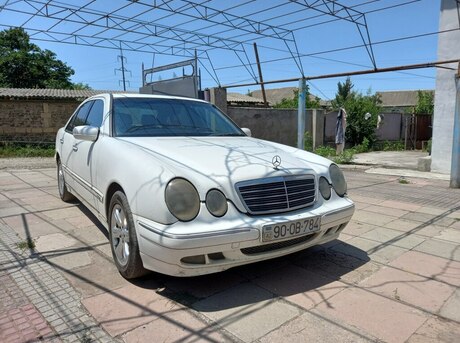Mercedes E 220 2001