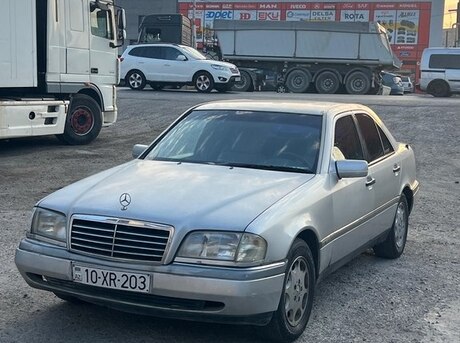 Mercedes C 180