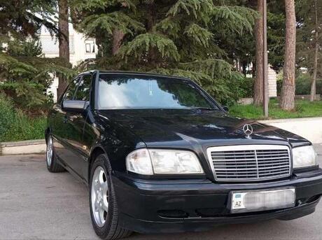 Mercedes C 240