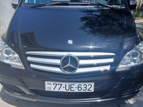 Mercedes Viano