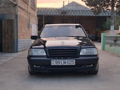 Mercedes C 180