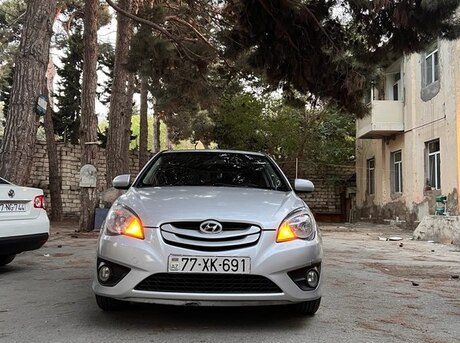 Hyundai Verna 2010