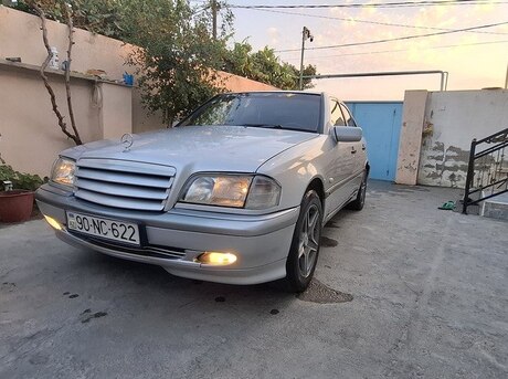 Mercedes C 180