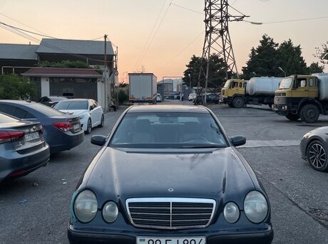 Mercedes E 220 2000
