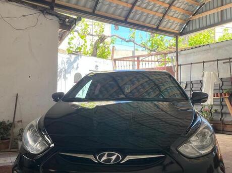 Hyundai Accent 2011