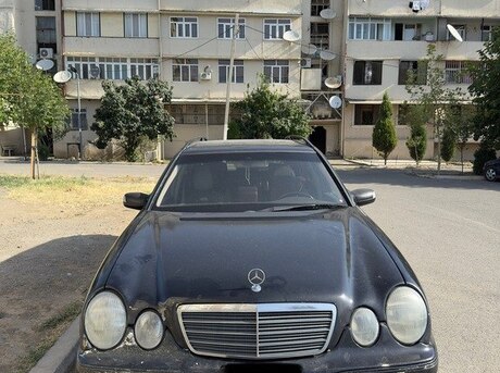 Mercedes E 220