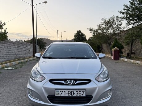 Hyundai Accent 2013