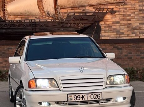 Mercedes C 240