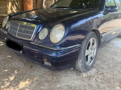 Mercedes E 240 1999