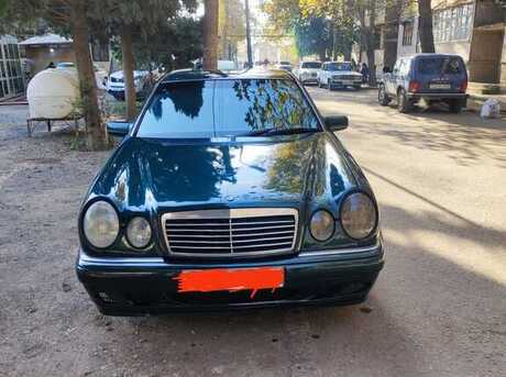 Mercedes E 220